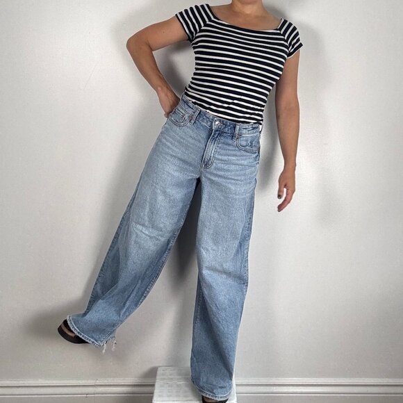 Almost New AE Strigid Super High-Waisted Ultra Wide-Leg Jean - Size 0 Short - Picture 5 of 8